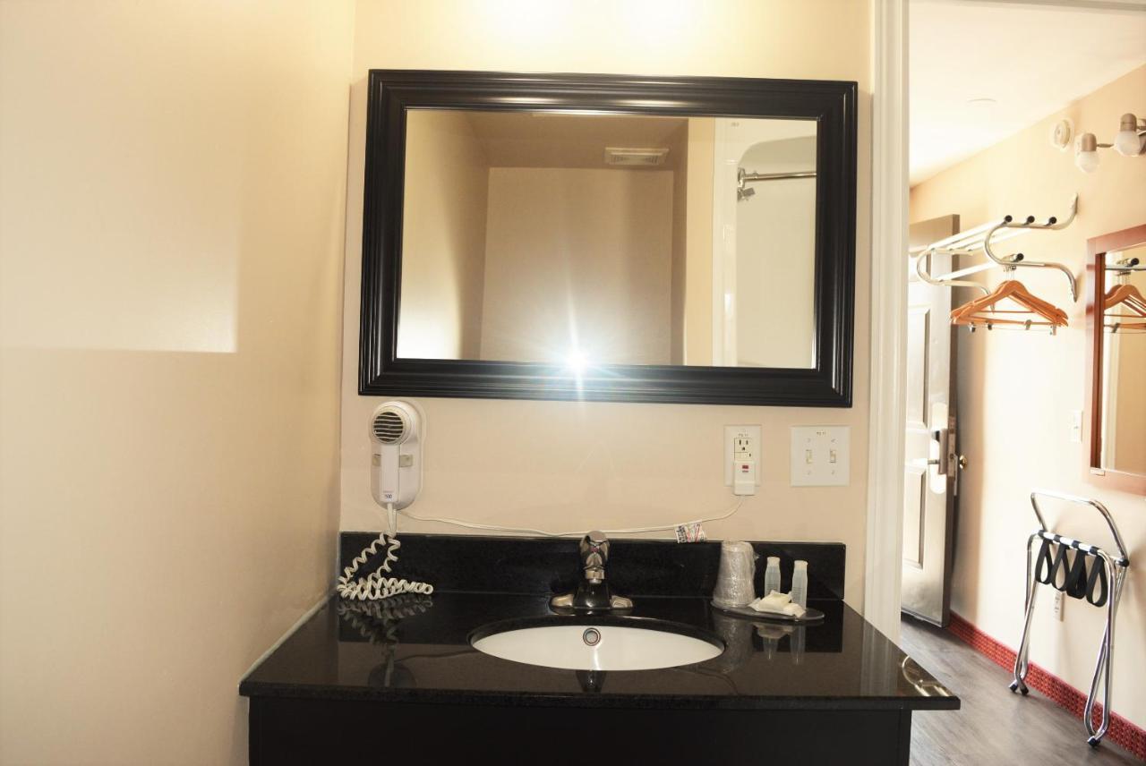 Knights Inn Arnprior Ngoại thất bức ảnh
