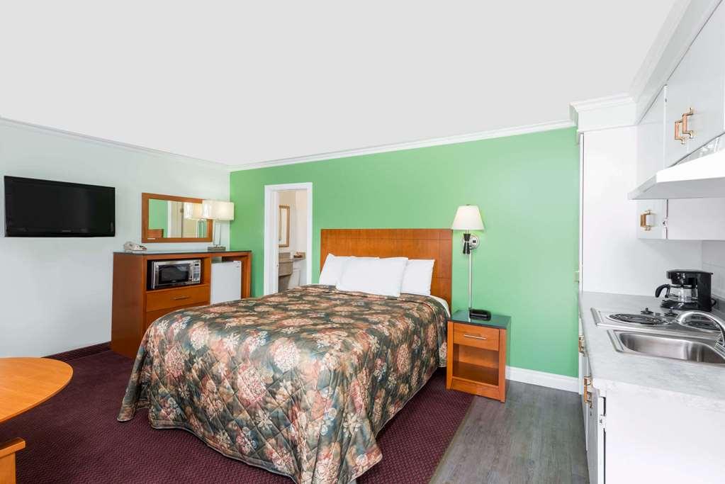 Knights Inn Arnprior Phòng bức ảnh